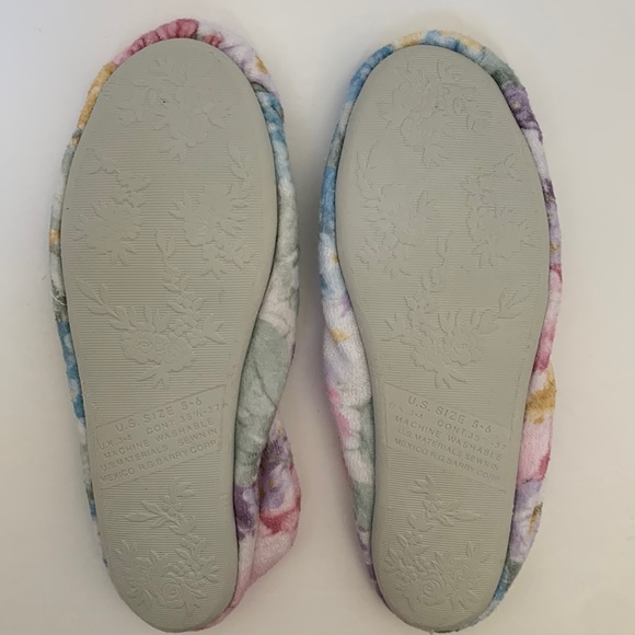 ⭐️LAST CHANCE ITEM⭐️ Floral Ballet Style Slippers with Satin Bows 🆕 - Picture 7 of 9
